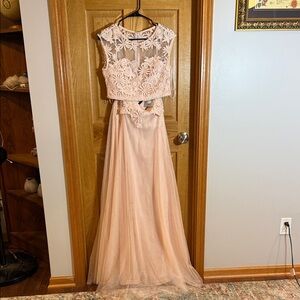 Elegant 2- piece Pink Floral Lace Gown